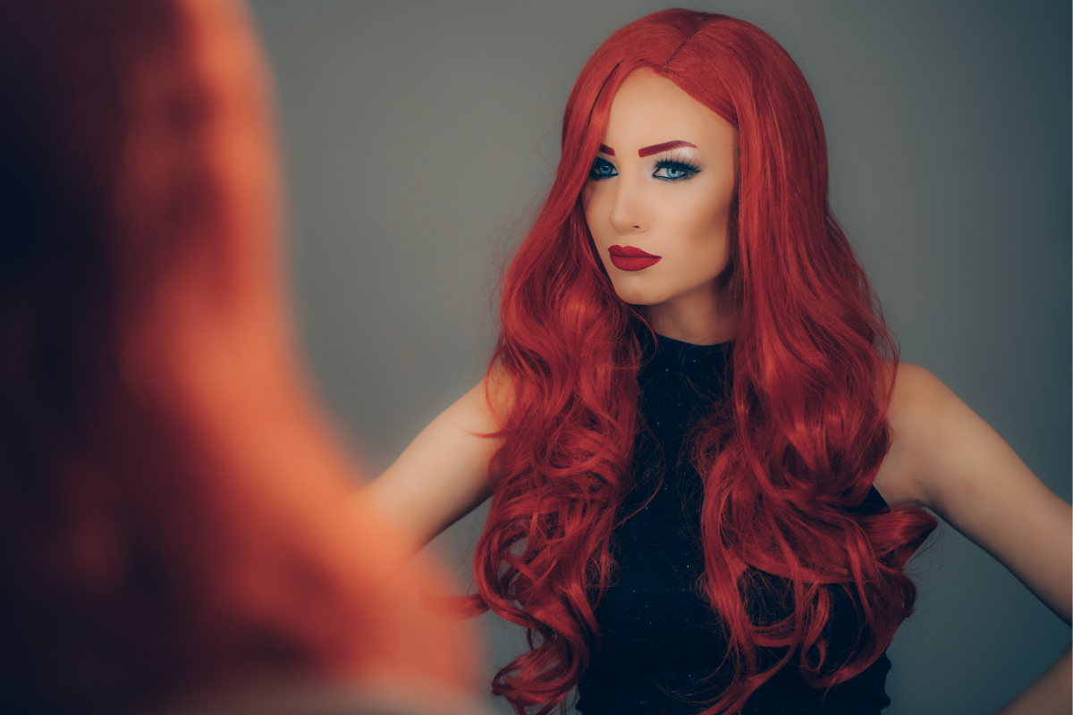 Conheça dicas de como cuidar do cabelo vermelho 