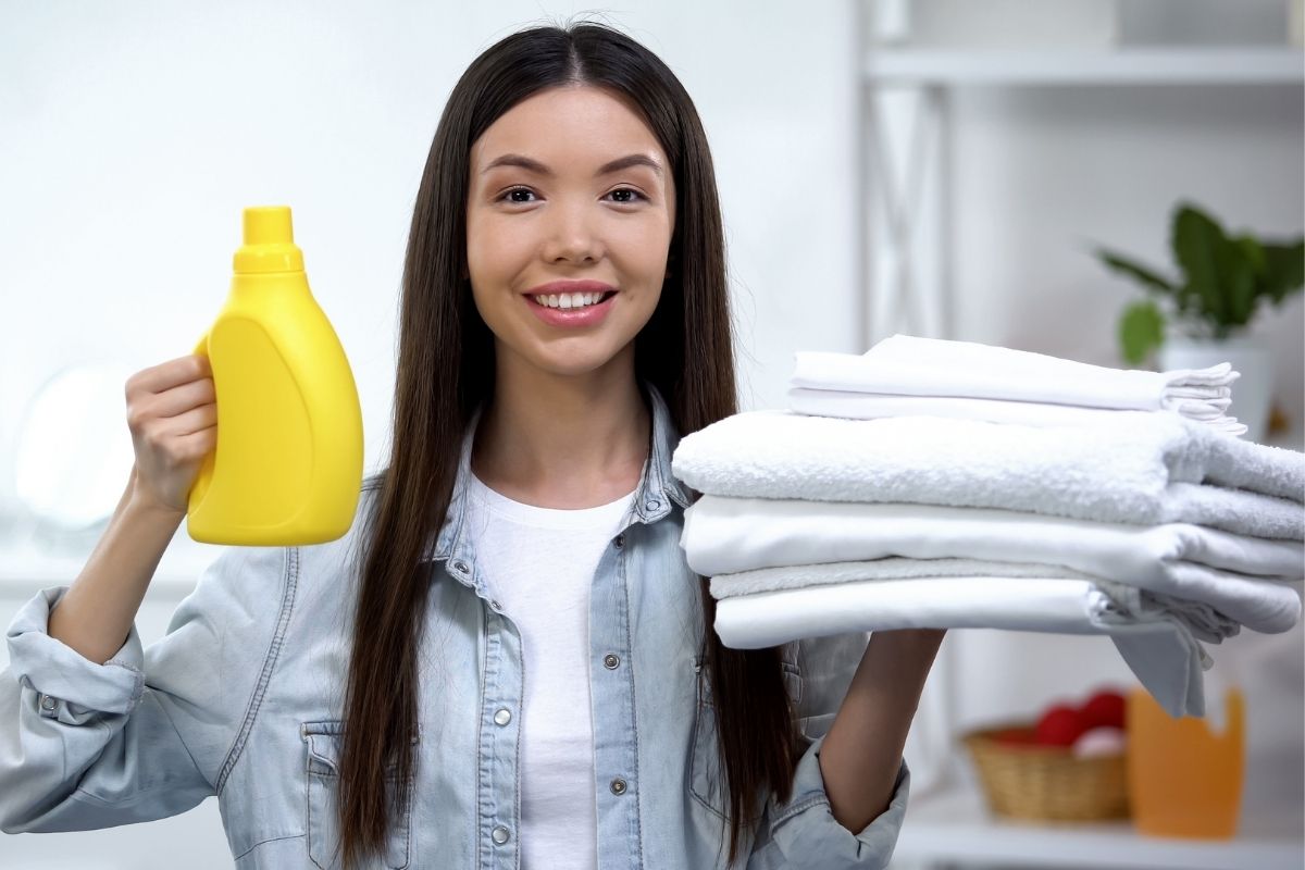 Descubra como usar o amaciante de roupas na limpeza da casa — Reprodução Canva Pró.
