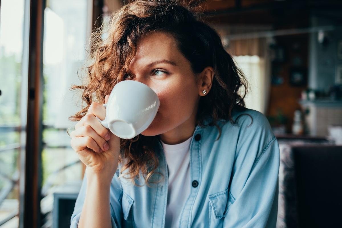Chá ou café: qual devo consumir? Descubra agora mesmo características e benefícios de cada bebida