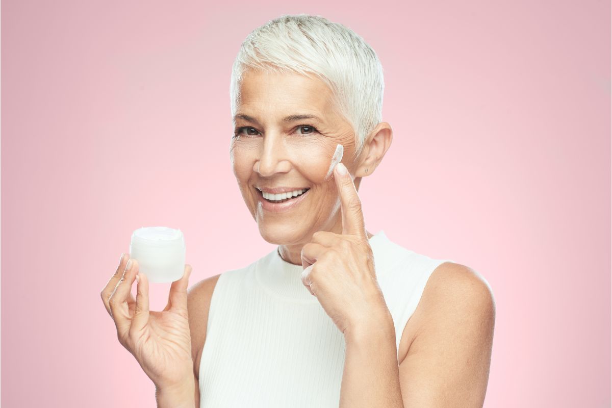 5 dicas para escolher o creme anti-idade ideal para sua pele — Foto: Canva Pro
