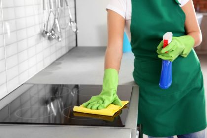 Confira 3 erros na limpeza da cozinha: saiba porque você não pode cometê-los e veja algumas dicas extras /Foto: Canva Pro