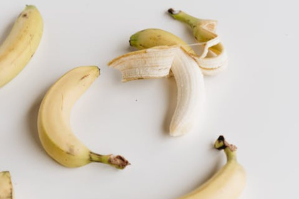 Você já sabe como reaproveitar a casca de banana? Conheça essas 3 formas incríveis de fazer isso (imagem: pexels)