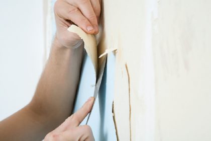 Aprenda como tirar papel de parede com apenas alguns passos simples (Foto: Canva Pro)