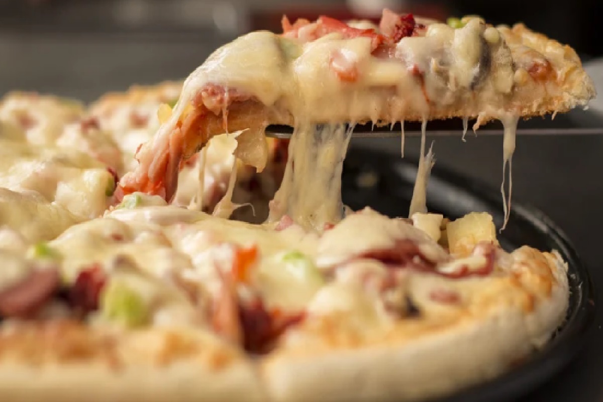 Formas de requentar pizza do dia anterior sem ficar borrachuda, dicas fáceis e eficientes (Foto: Canva Pro)
