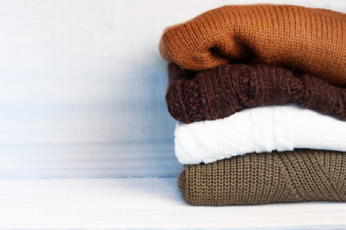 Cuidados com roupa de lã: veja como armazenar e lavar para maior durabilidade (Foto: Canva Pro)