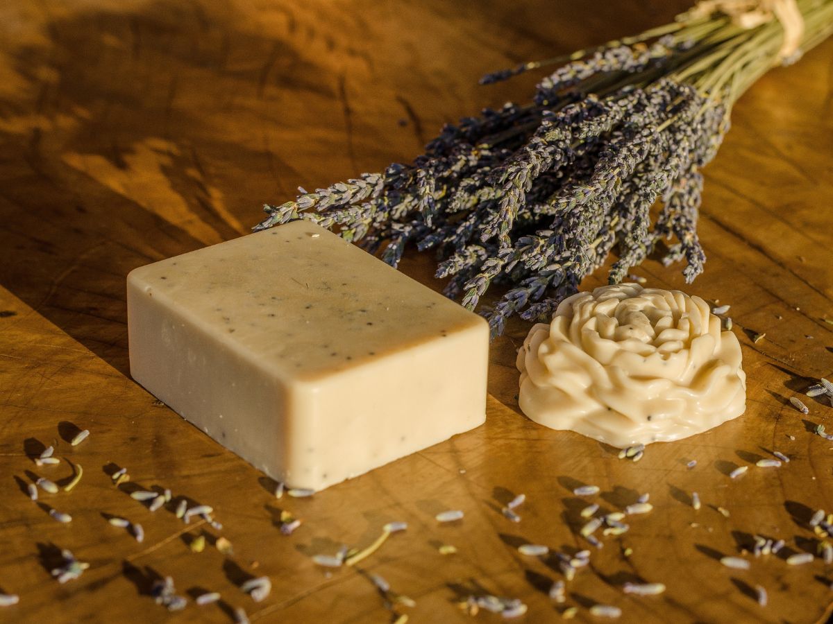 Saiba como fazer sabonete de dolomita para uma pele limpa e linda; apenas 3 ingredientes - fonte: canva