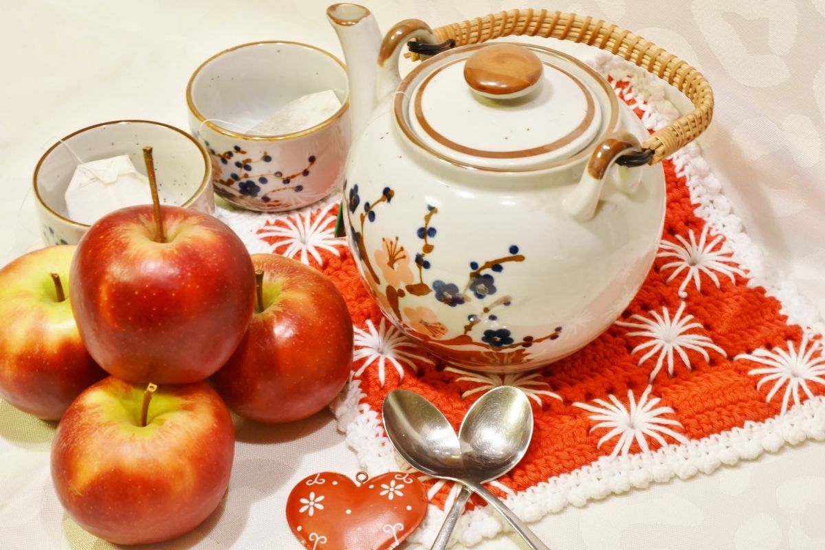 Chá de casca de maçã(Reprodução Canva)