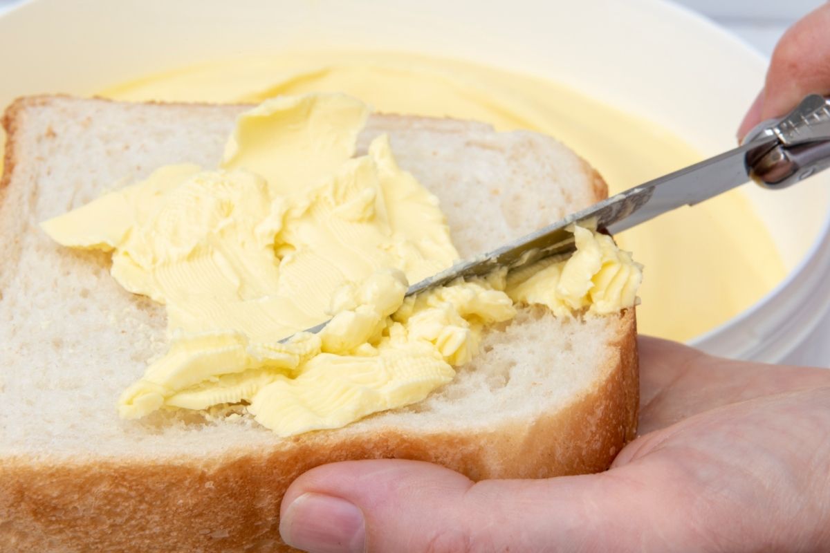 Qual a diferença da manteiga para a margarina? Veja o que é “menos pior” - Reprodução Canva