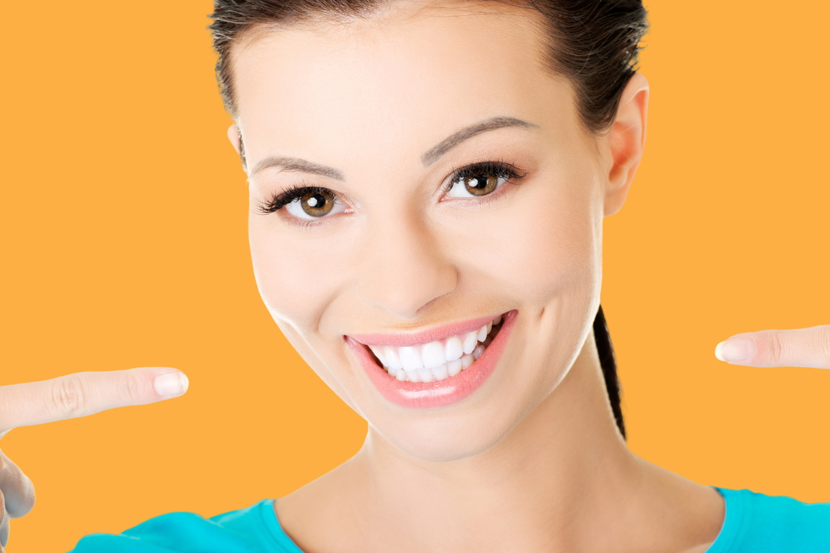 clarear os dentes-Foto: Canva Pro