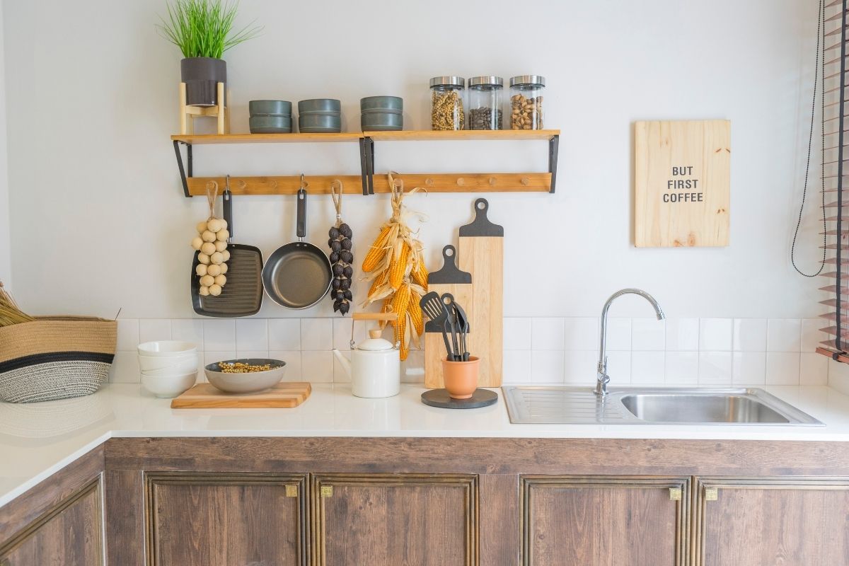 Casa pequena? Confira essas super dicas para otimizar espaço na cozinha - Reprodução: Canva Pro 