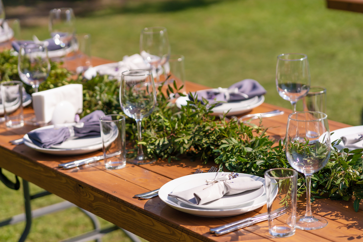 Arrumar a mesa para um jantar formal não é tão difícil: confira algumas dicas essenciais para se sair bem