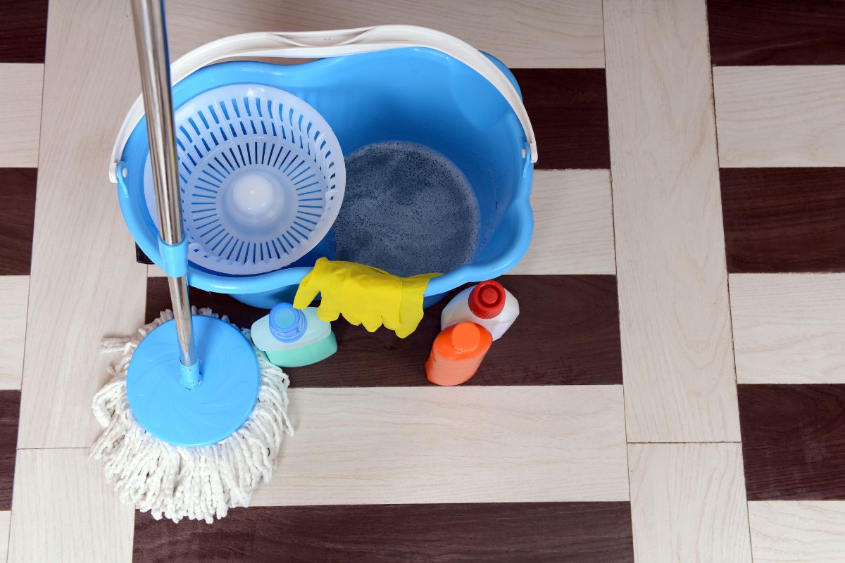 3 formas diferentes e funcionais para usar o MOP, desse jeito você ganha tempo na limpeza da casa - fonte: canva