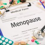 Calorão e menopausa: como aliviar os sintomas? O que devo fazer? Veja agora - Fonte: canva