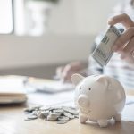 10 Dicas de como economizar dinheiro e reduzir despesas! - Fonte: Canva