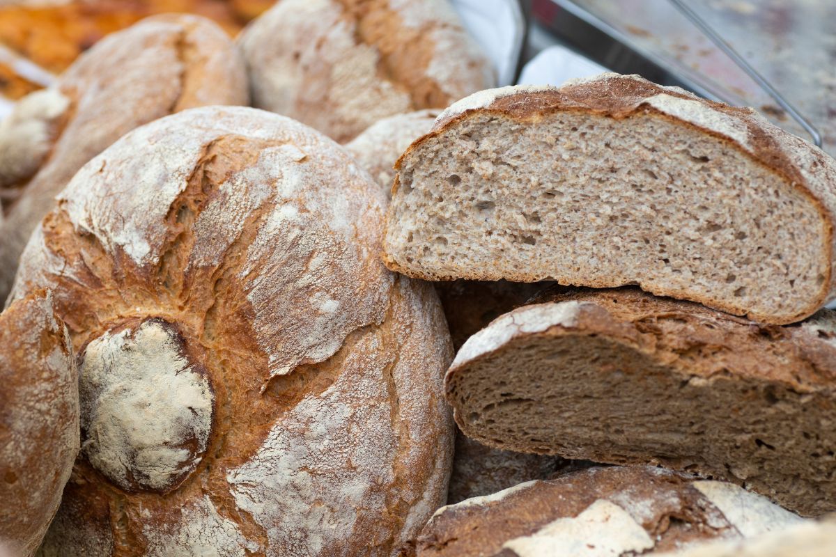 Receita de pão português rústico: massa com azeite e VEGANO, uma delícia! - Fonte: Canva