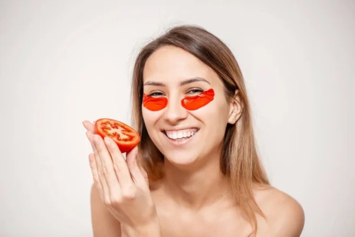 Máscara facial caseira de tomate( Reprodução Canva)
