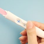 Teste de gravidez caseiro com água sanitária - Reprodução Canva