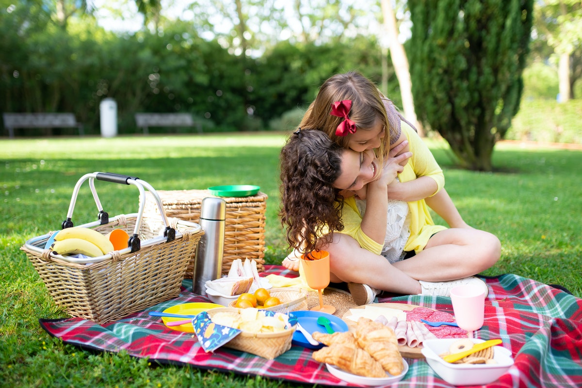 Dicas para um piquenique saudável no quintal: aproveite o dia com as crianças e não esqueça de nada - Foto: Pexels