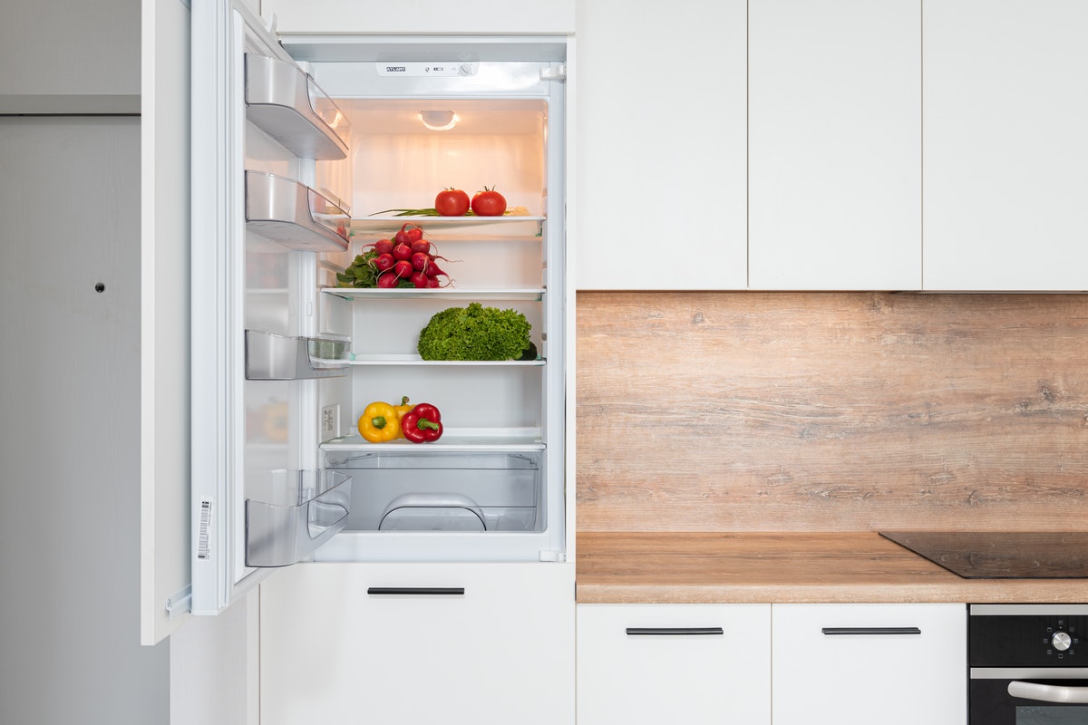 Surpreenda-se com 3 simples mudanças que farão sua geladeira gastar menos energia; você não pode perder essas dicas - Foto: Pexels