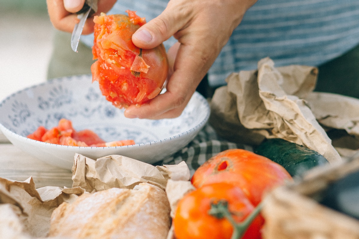 Aprenda a fazer conserva de tomate e surpreenda positivamente na hora do aperitivo (Reprdoução: Pexels)