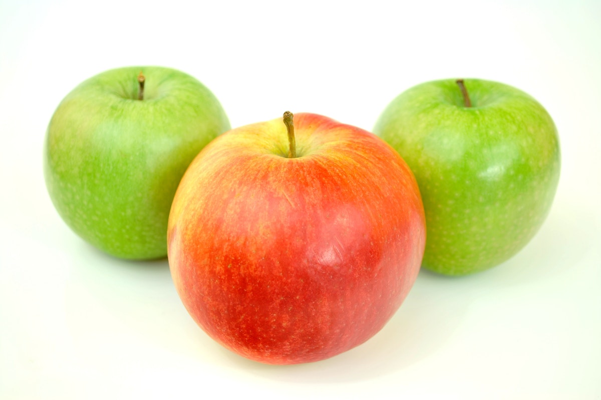 Qual a diferença entre a maçã verde e vermelha? Descubra agora e veja qual escolher (Imagem: Pexels)