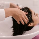 lavar o cabelo quando está com febre