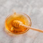 Quais os benefícios do mel de abelha para a saúde humana? Confira ainda hoje