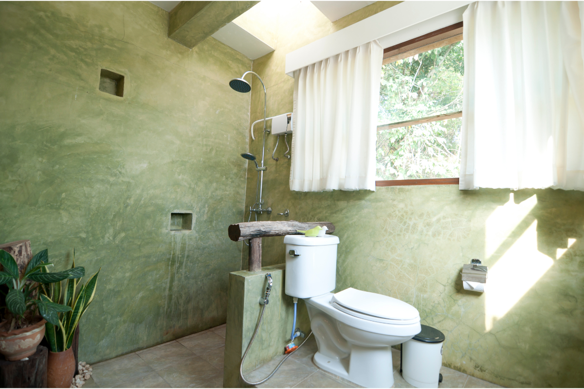 Cortina para janela de banheiro: veja como escolher para decorar seu banheiro! - Fonte: canva