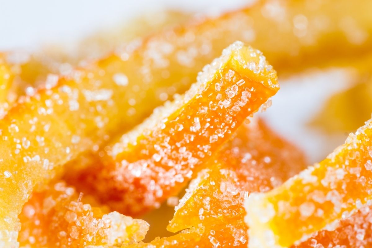 Como fazer casquinha de laranja cristalizada? Aprenda agora com essas dicas. Foto: Canva