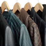 Como lavar jaqueta de couro? Aprenda o jeito certo e aumente a vida útil do couro - Foto: canva.